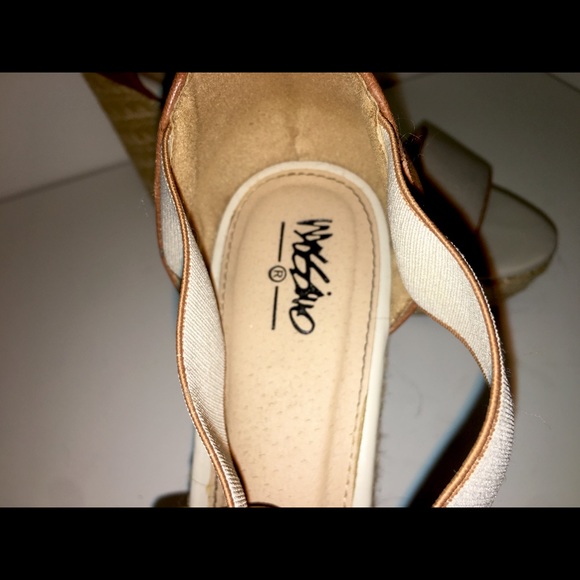 STRAP-CRISSCROSS WEDGES - Picture 4 of 4